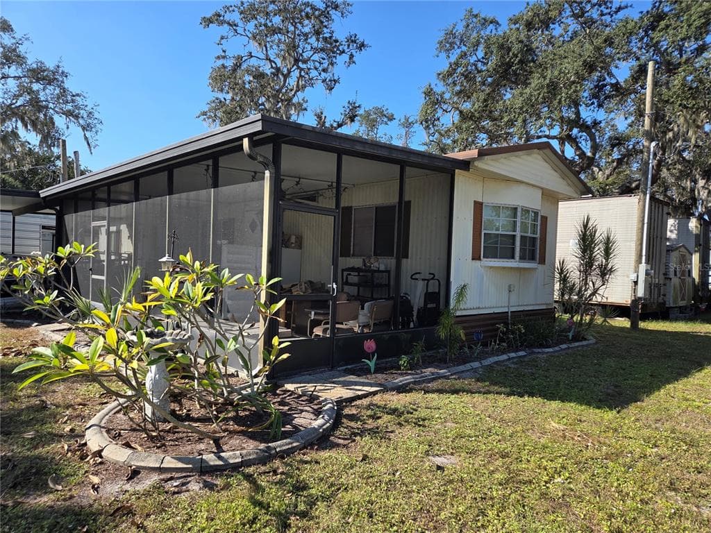 8828 KANAWHA ROAD RIVERVIEW, FL 33578