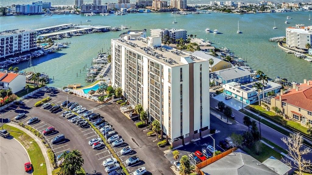 255 DOLPHIN POINT UNIT 305