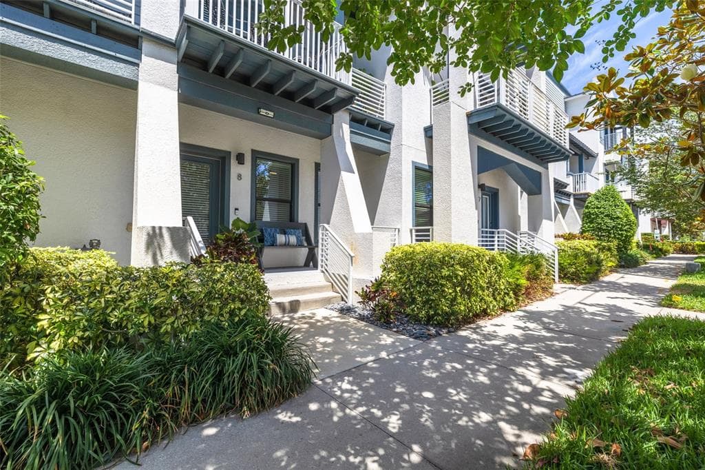 946 HIGHLAND AVENUE UNIT 8 DUNEDIN, FL 34698