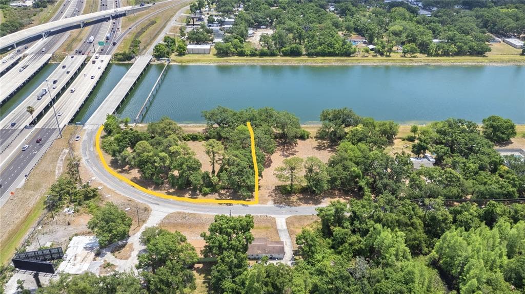 5015 GARDEN LANE TAMPA, FL 33610