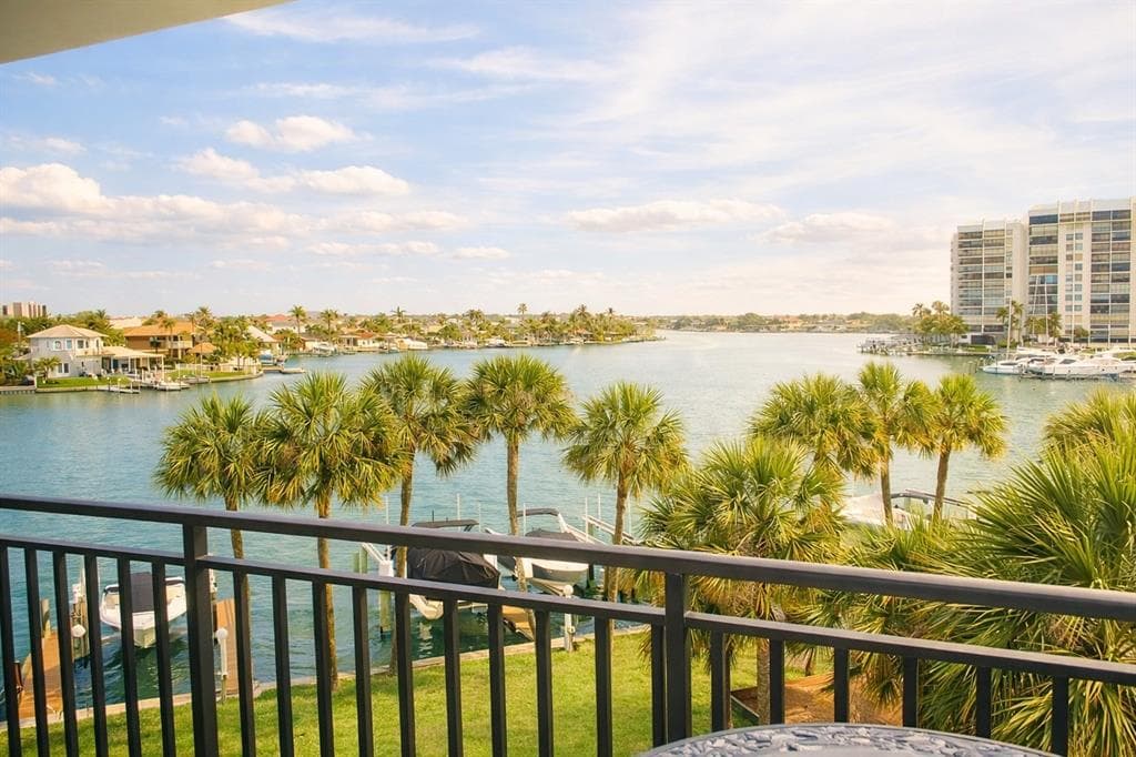 9825 HARRELL AVENUE UNIT 404 TREASURE ISLAND, FL 33706