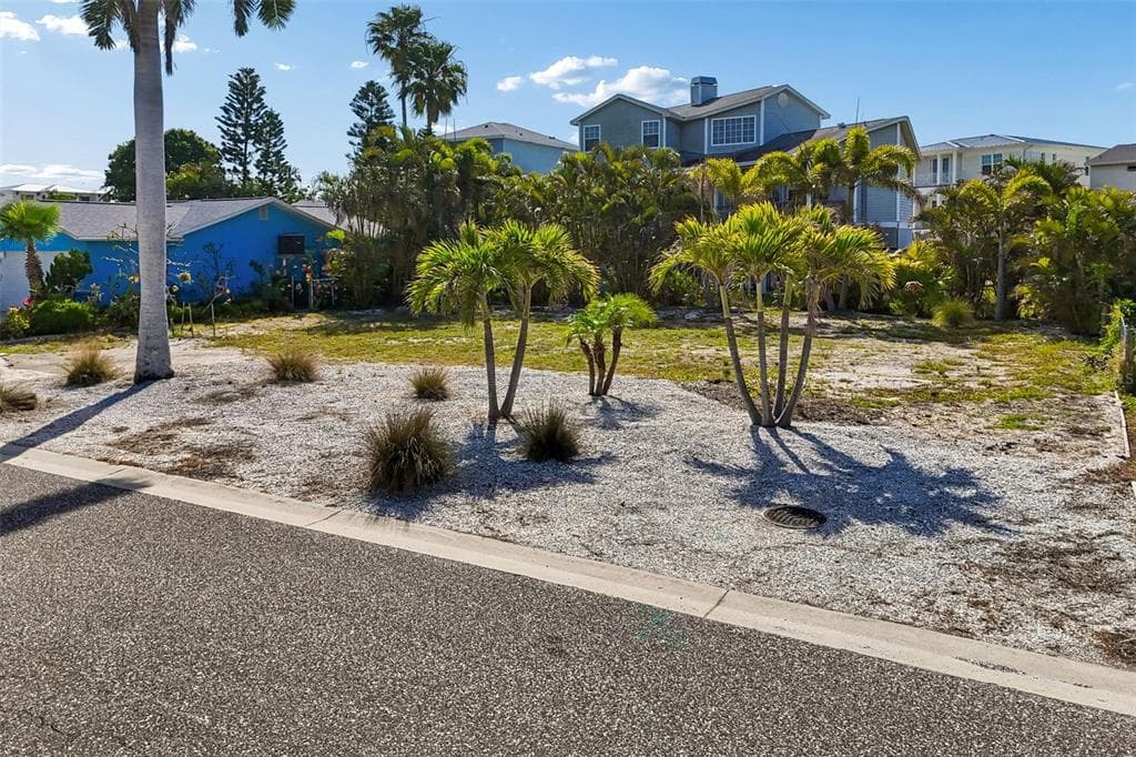 211 176TH TERRACE DRIVE E REDINGTON SHORES, FL 33708