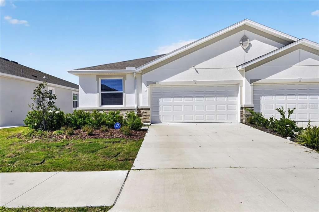2477 BENDING BONSAI DRIVE WESLEY CHAPEL, FL 33543