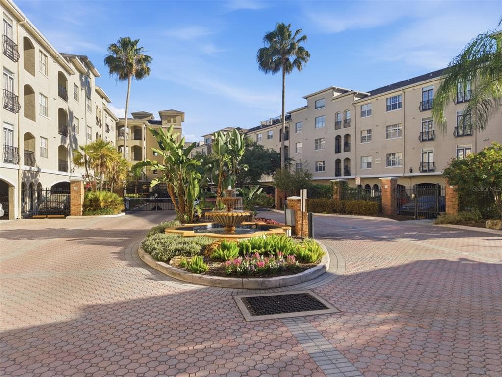 501 KNIGHTS RUN AVENUE UNIT 1332 TAMPA, FL 33602