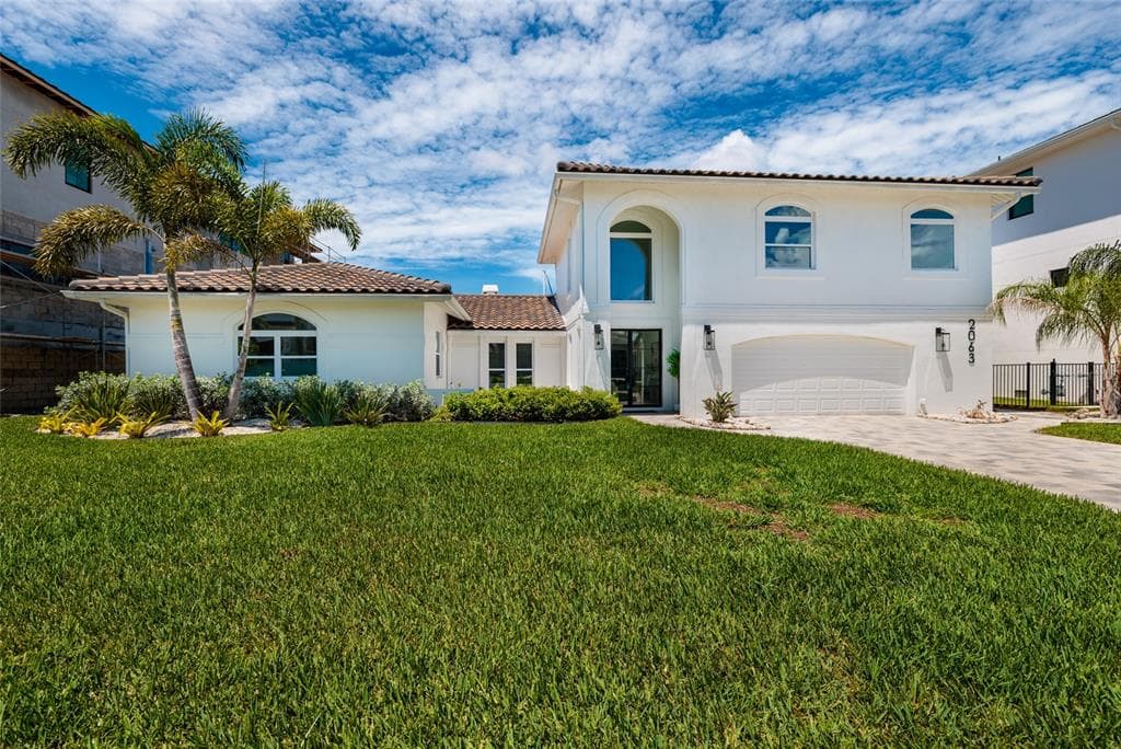 2063 ILLINOIS AVENUE NE ST PETERSBURG, FL 33703