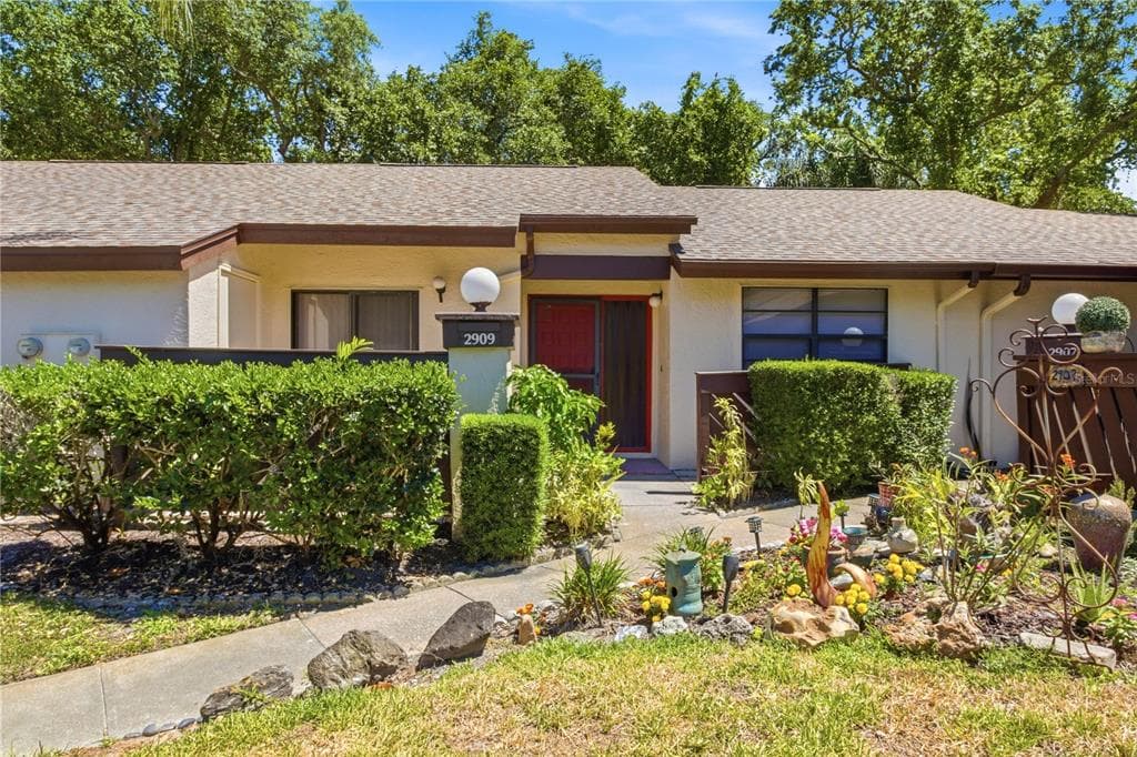 2909 FIG COURT PALM HARBOR, FL 34684