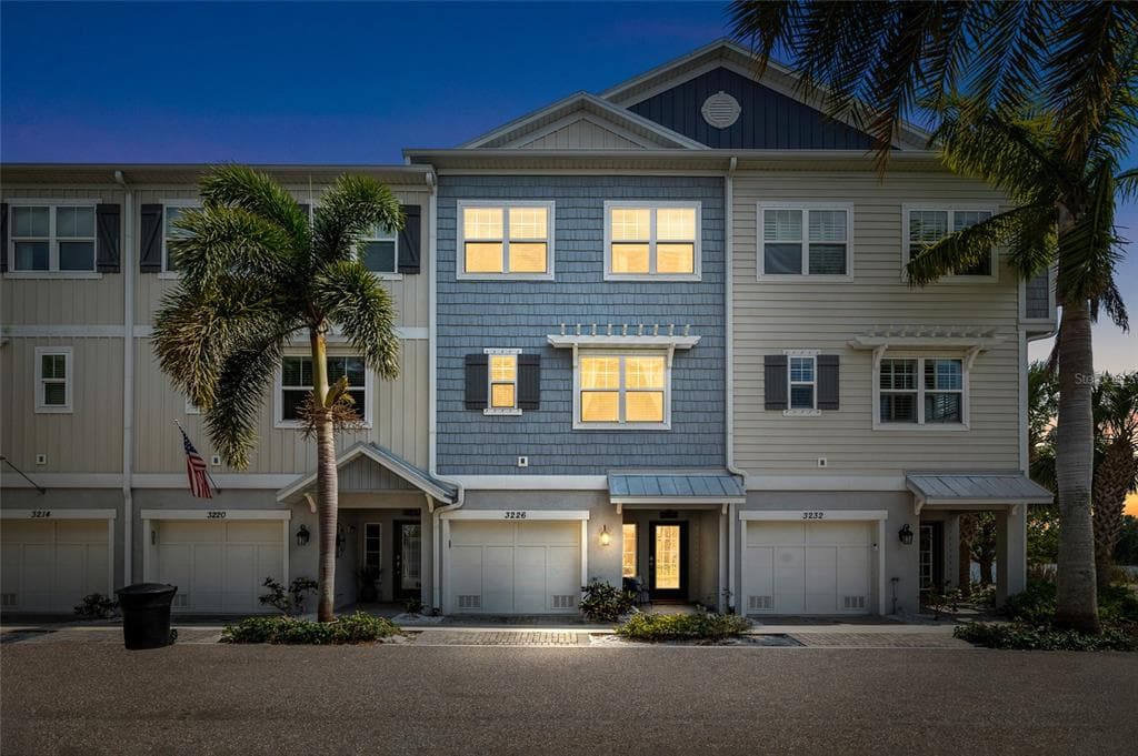 3226 NAUTICAL PLACE S ST PETERSBURG, FL 33712