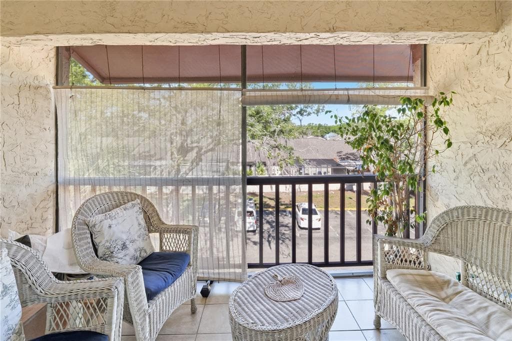 3853 S LAKE DRIVE UNIT 165 TAMPA, FL 33614