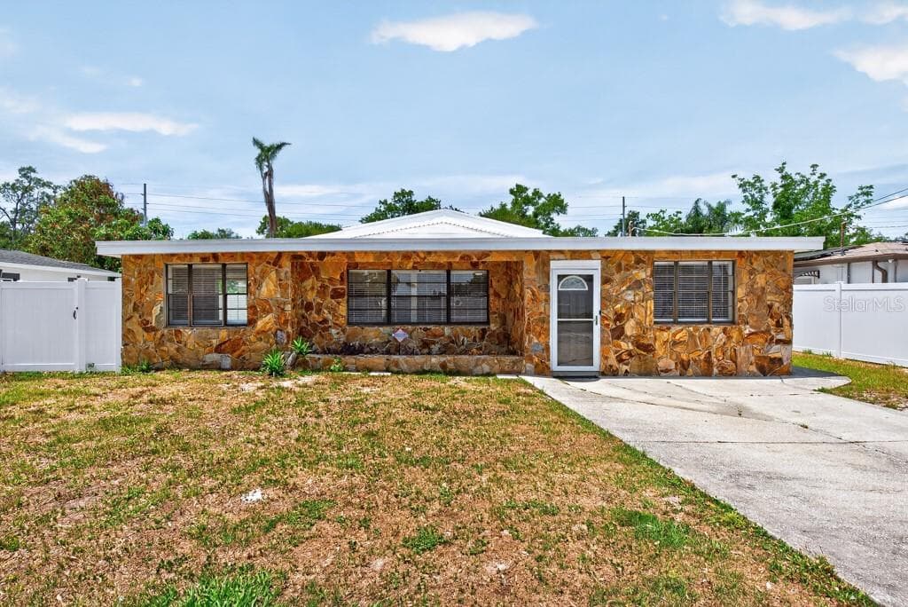 2540 W KNOLLWOOD STREET TAMPA, FL 33614