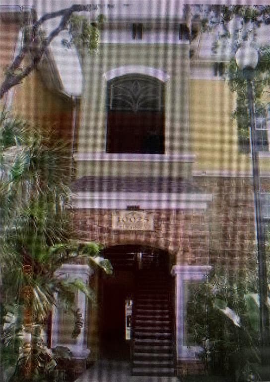 10025 COURTNEY PALMS BOULEVARD UNIT 102 TAMPA, FL 33619