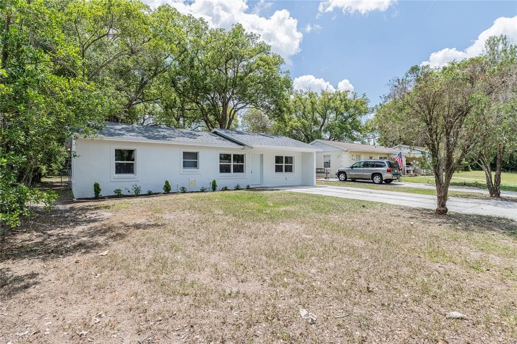 1634 S WARREN AVENUE LAKELAND, FL 33803