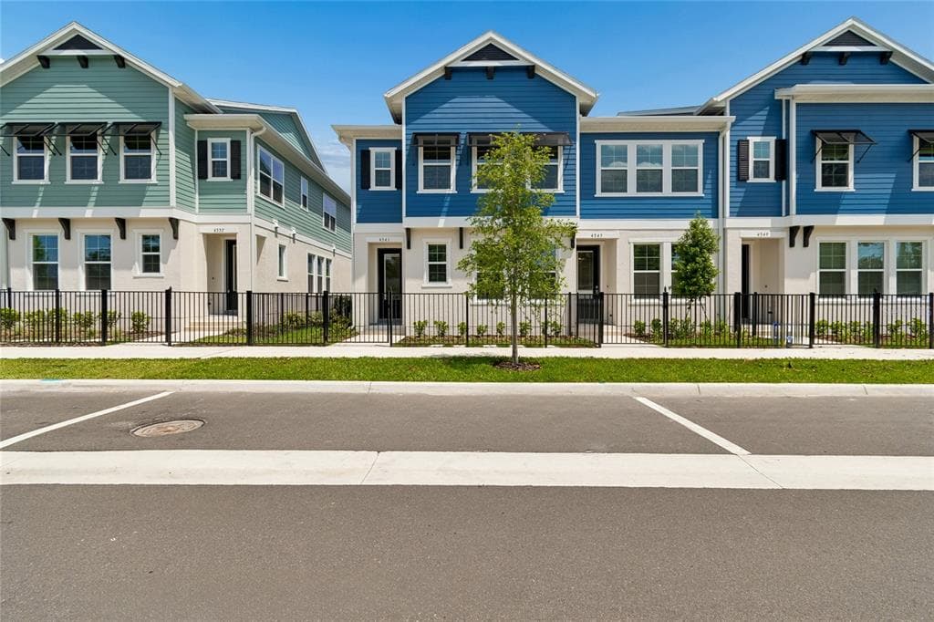 4341 ROUSH AVENUE ORLANDO, FL 32803