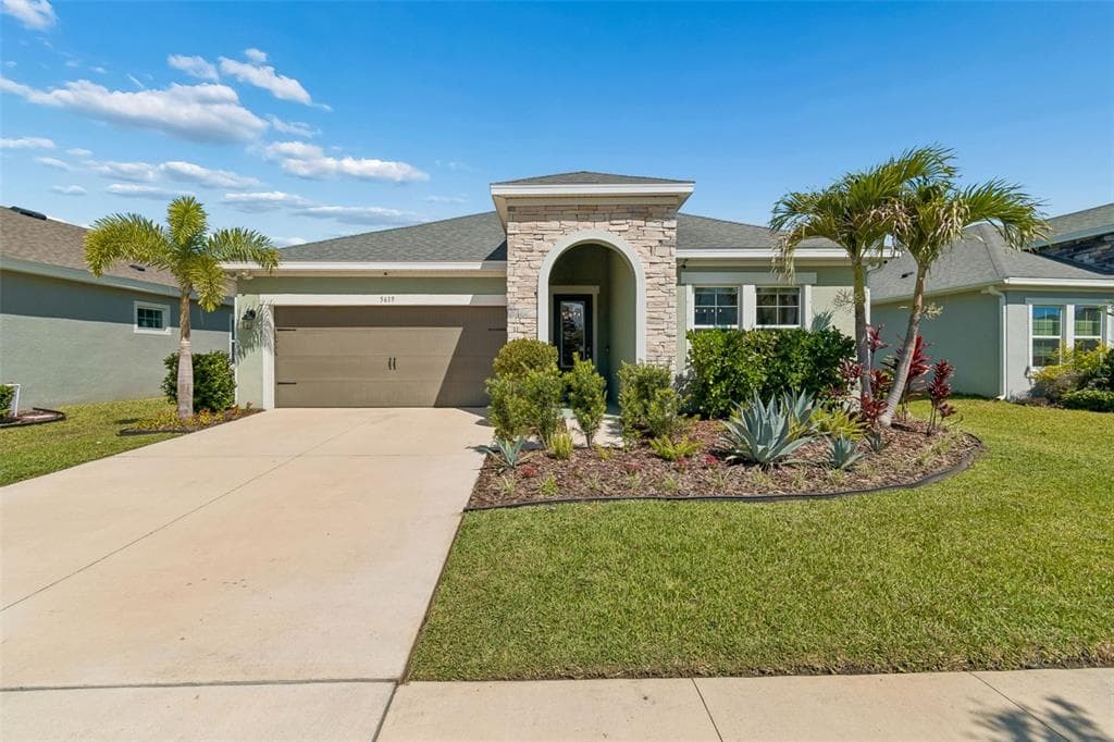 5619 SILVER SUN DRIVE