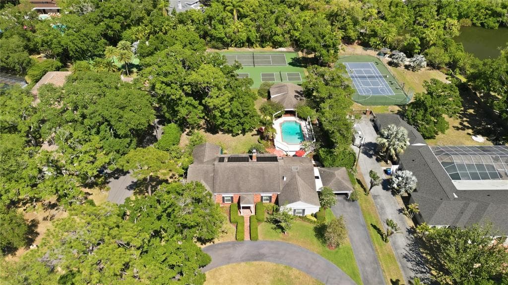 1749 LONG BOW LANE CLEARWATER, FL 33764