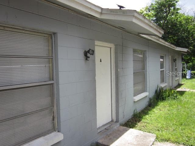 8619 N MULBERRY STREET UNIT A TAMPA, FL 33604
