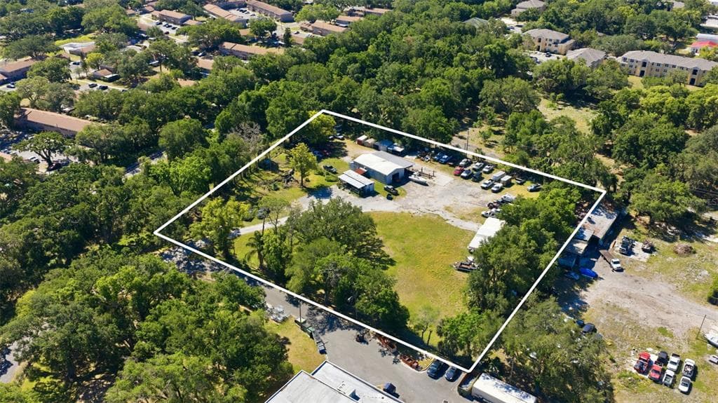 2415 E SLIGH AVENUE TAMPA, FL 33610