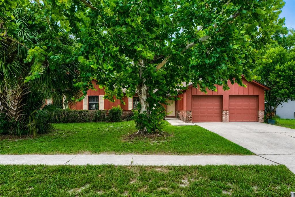 717 LANCEWOOD DRIVE WINTER SPRINGS, FL 32708