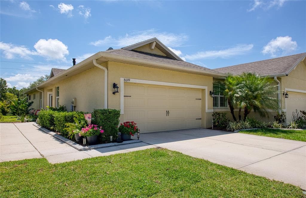 8099 PINE CREST STREET SEMINOLE, FL 33777