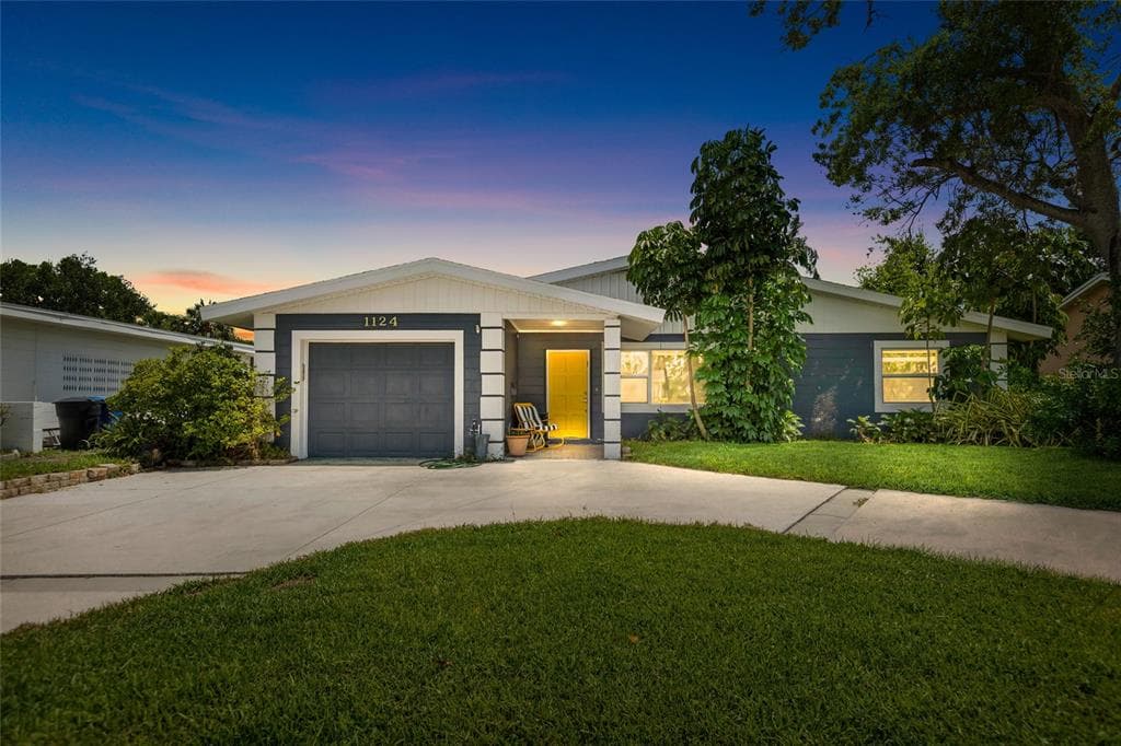 1124 40TH AVENUE NE ST PETERSBURG, FL 33703