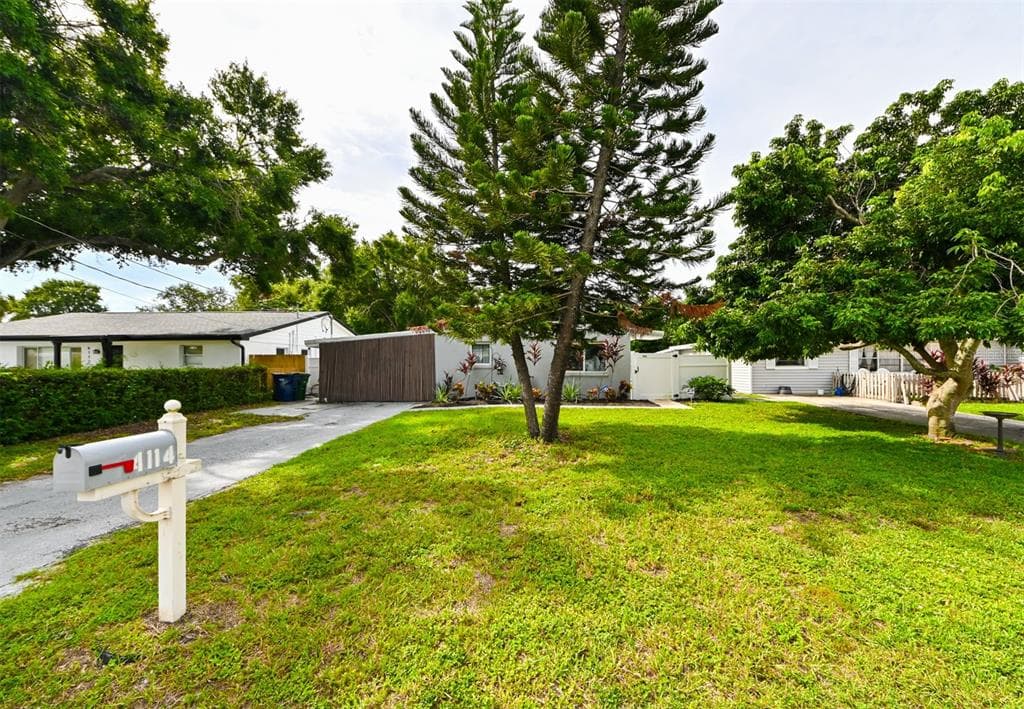 4114 W OLIVE STREET TAMPA, FL 33616