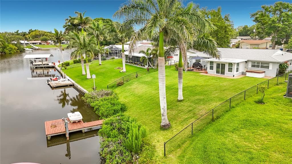 508 SHORE DRIVE LARGO, FL 33771
