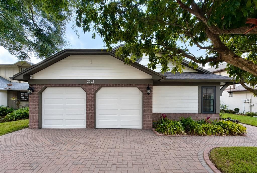 2245 SPRINGRAIN DRIVE
