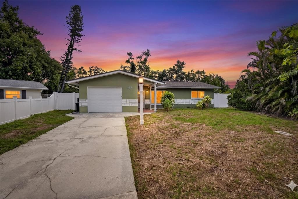 2115 EUCLID CIRCLE E CLEARWATER, FL 33764
