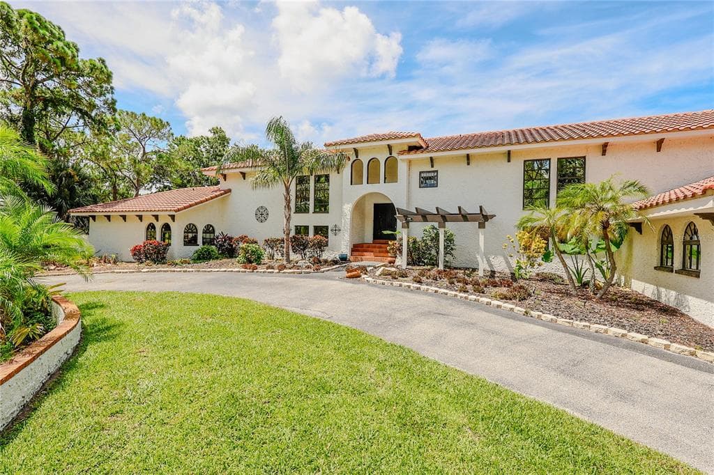 500 N HIGHLAND AVENUE TARPON SPRINGS, FL 34688