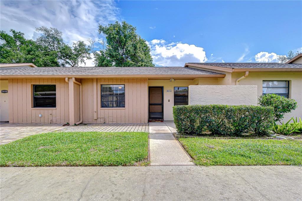 38334 COTTONWOOD PLACE UNIT . ZEPHYRHILLS, FL 33542