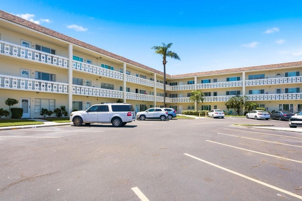 2451 CANADIAN WAY UNIT 31 CLEARWATER, FL 33763