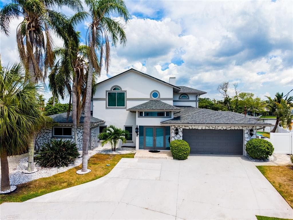 4124 HARBOR CIRCLE S LARGO, FL 33770