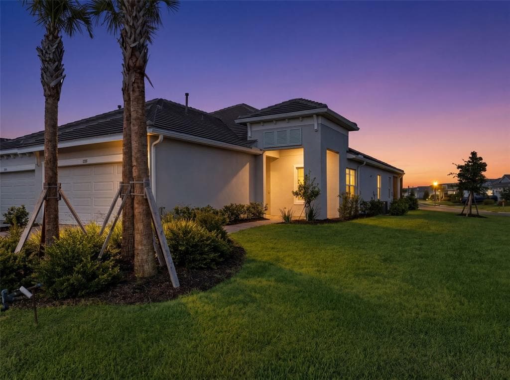 18137 FRANKLIN PARK COURT VENICE, FL 34293