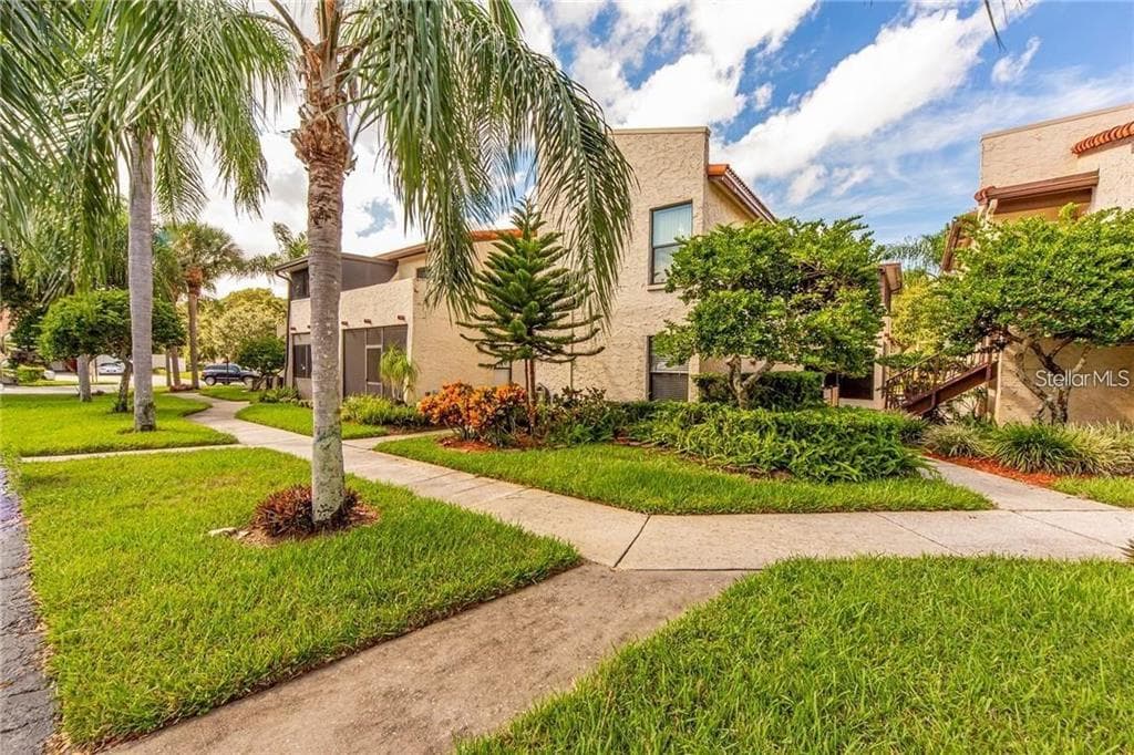 2571 CYPRUS DRIVE UNIT 1-104 PALM HARBOR, FL 34684