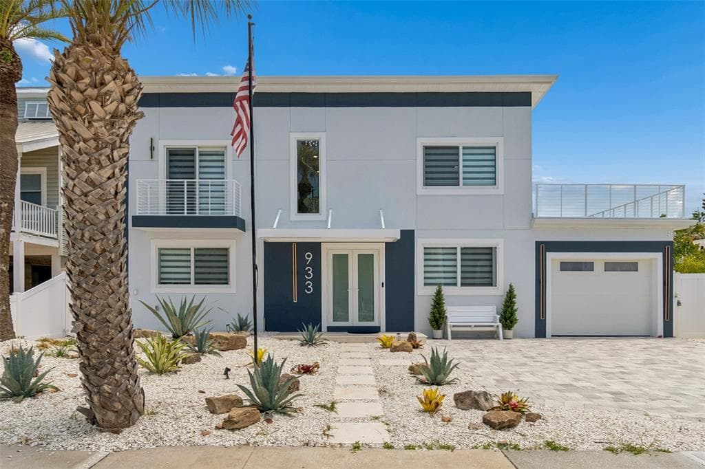 933 ELDORADO AVENUE CLEARWATER BEACH, FL 33767