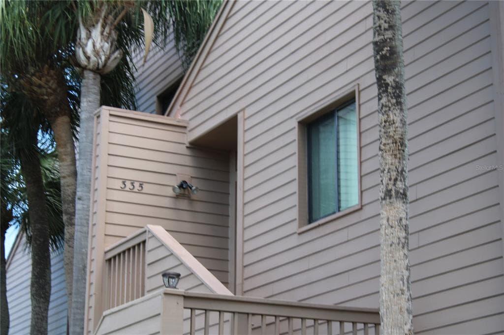 335 WINDRUSH LOOP UNIT 335 TARPON SPRINGS, FL 34689
