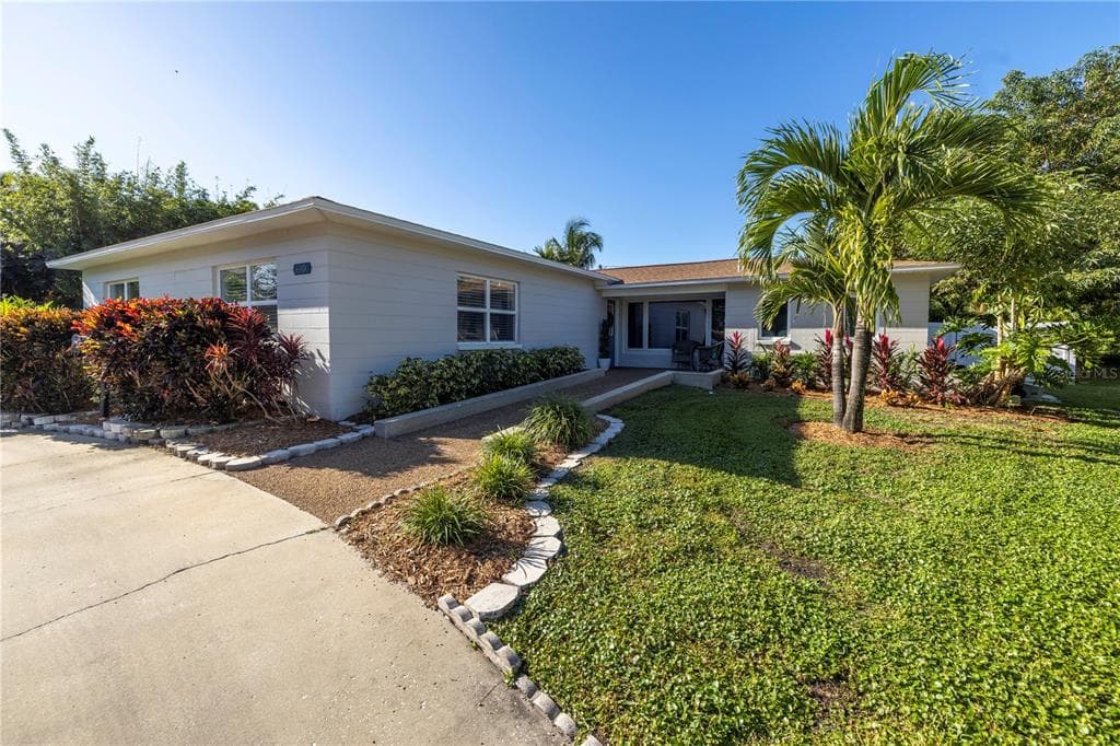 610 CORDOVA BOULEVARD NE ST PETERSBURG, FL 33704
