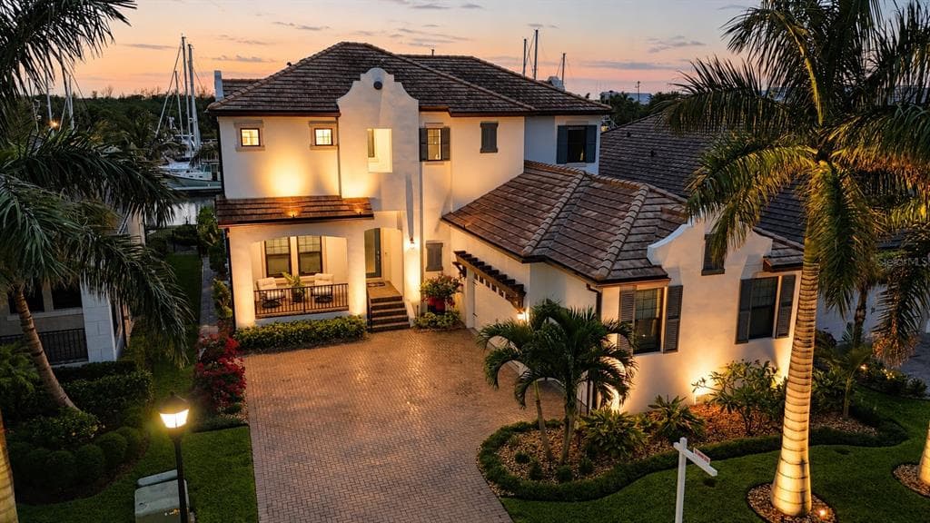 3028 CHRISTOPHERS WATCH LANE RUSKIN, FL 33570