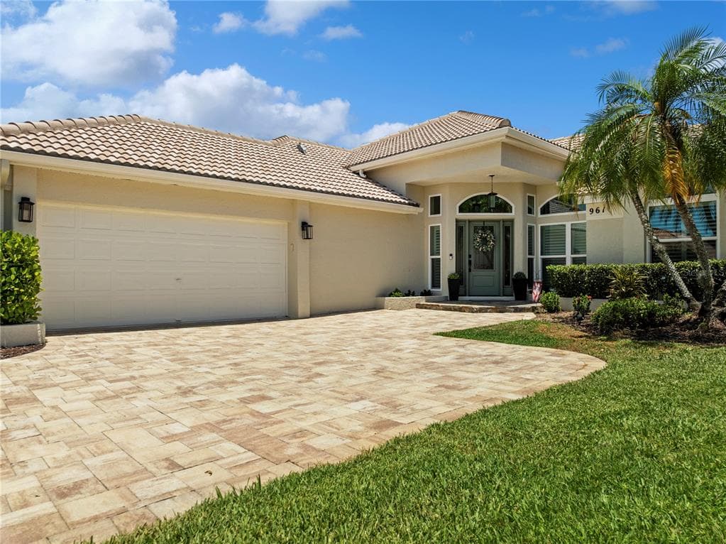 961 LIVE OAK AVENUE NE ST PETERSBURG, FL 33703