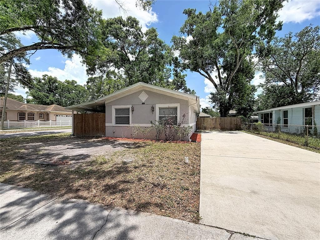 1913 W HANNA AVENUE TAMPA, FL 33604