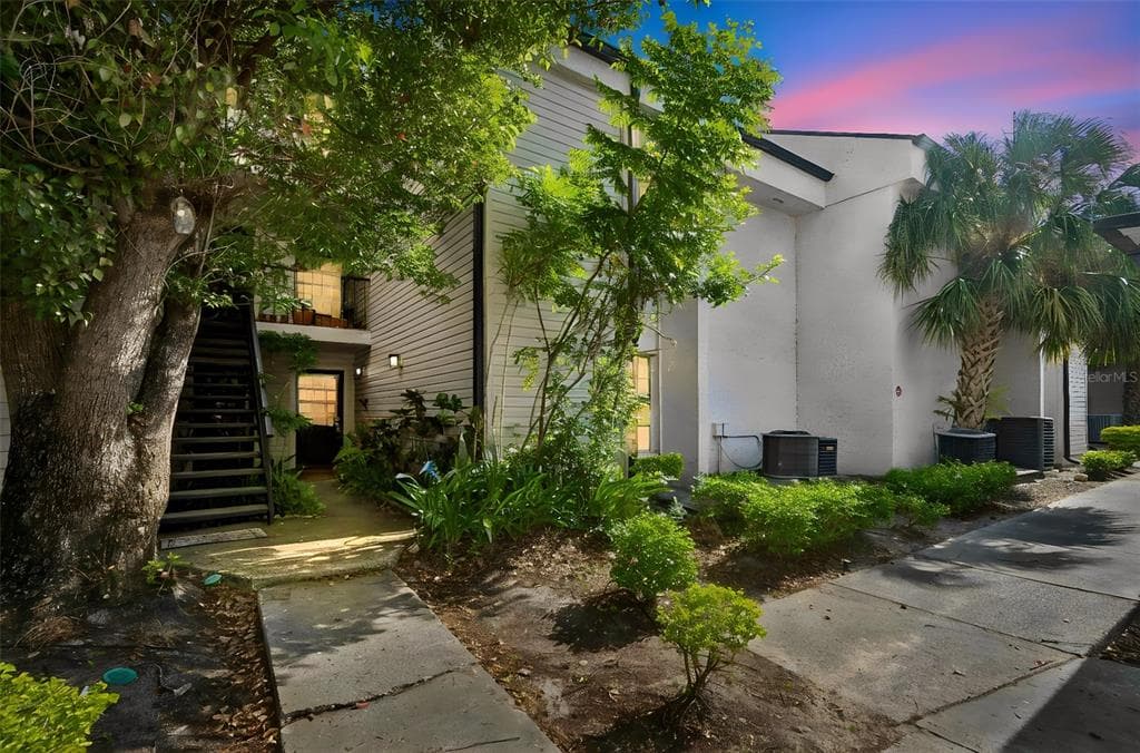 4745 PURITAN CIRCLE UNIT 4745 TAMPA, FL 33617