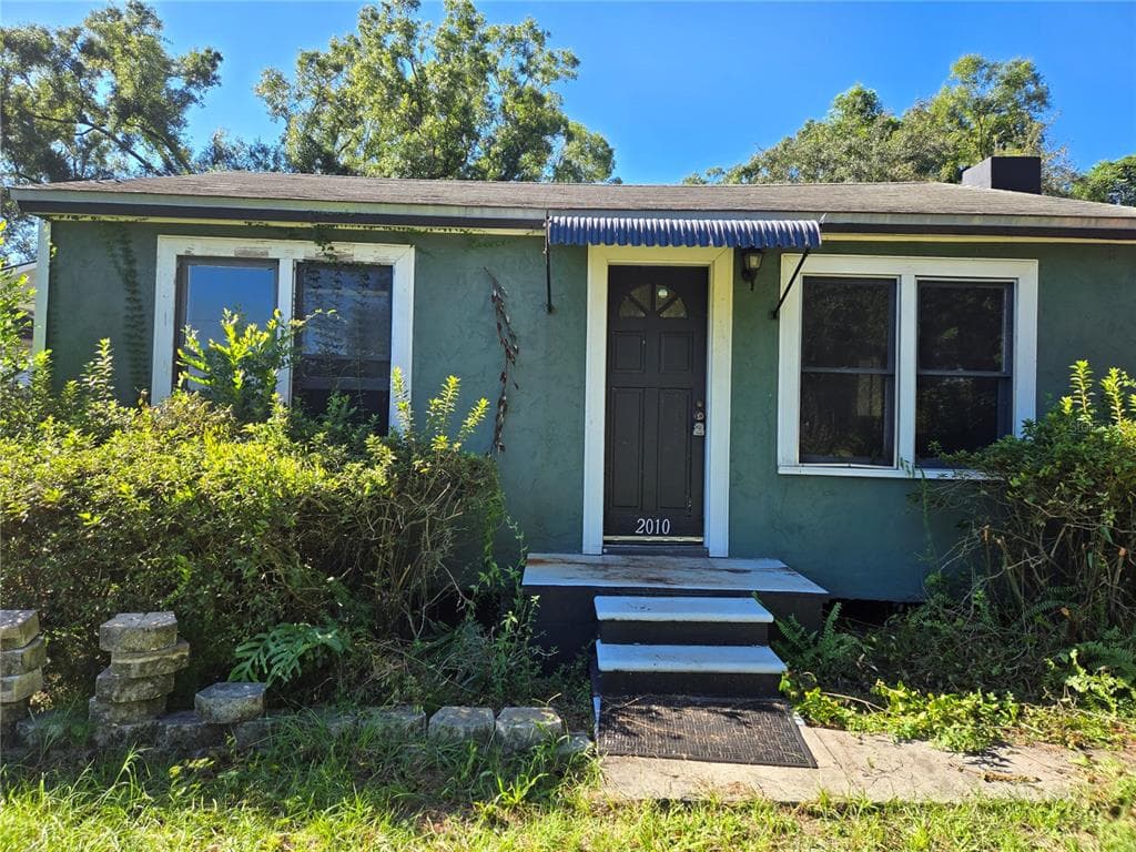 2010 W JEAN STREET TAMPA, FL 33604