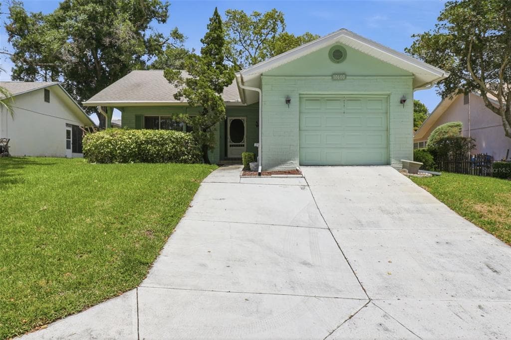 10600 SALAMANCA DRIVE PORT RICHEY, FL 34668