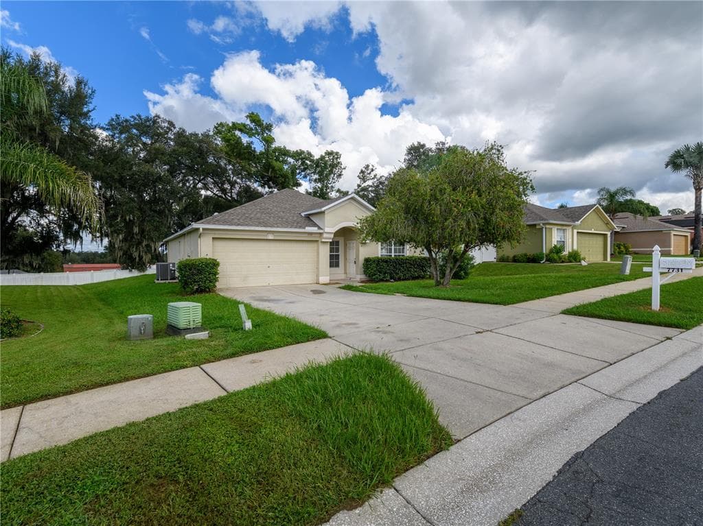 7731 MERCHANTVILLE CIRCLE ZEPHYRHILLS, FL 33540