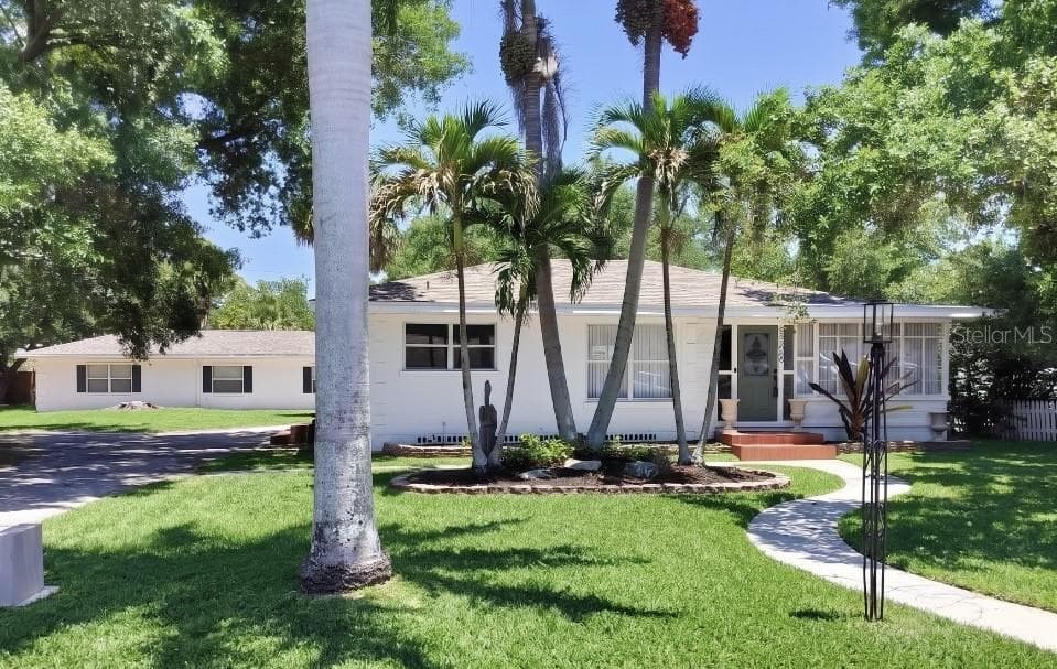 3308 3RD AVENUE W BRADENTON, FL 34205