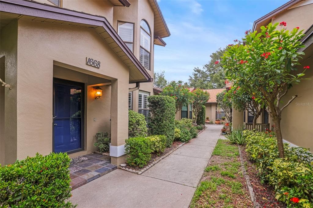 1668 HAMILTON COURT UNIT 2061
