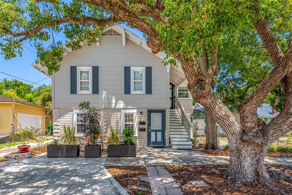 2415 11TH STREET N ST PETERSBURG, FL 33704