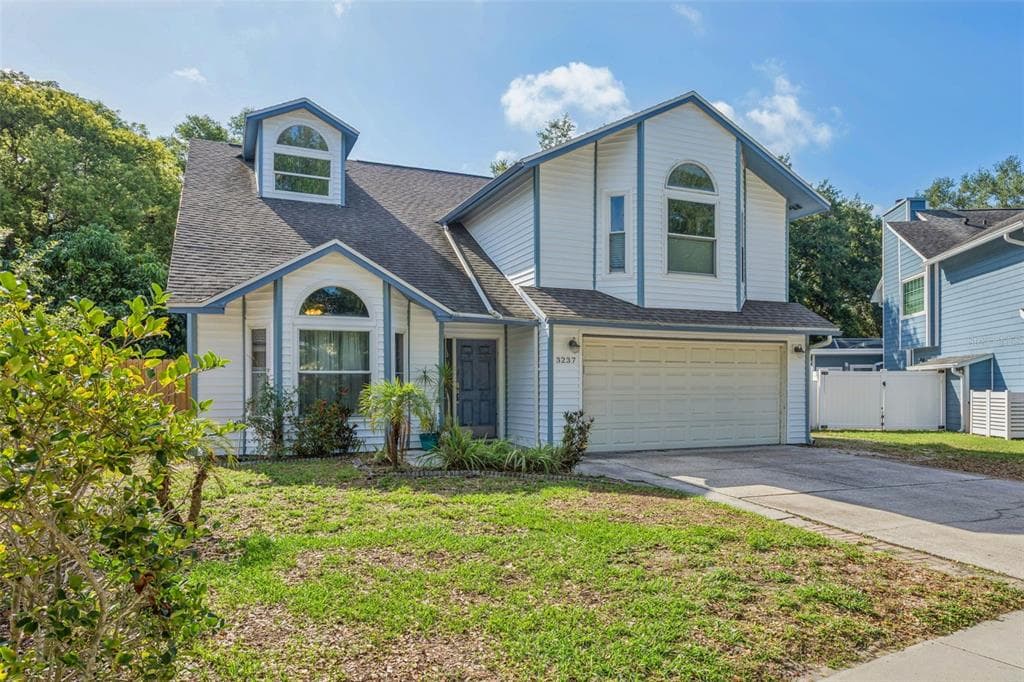 3237 MONTROSE CIRCLE