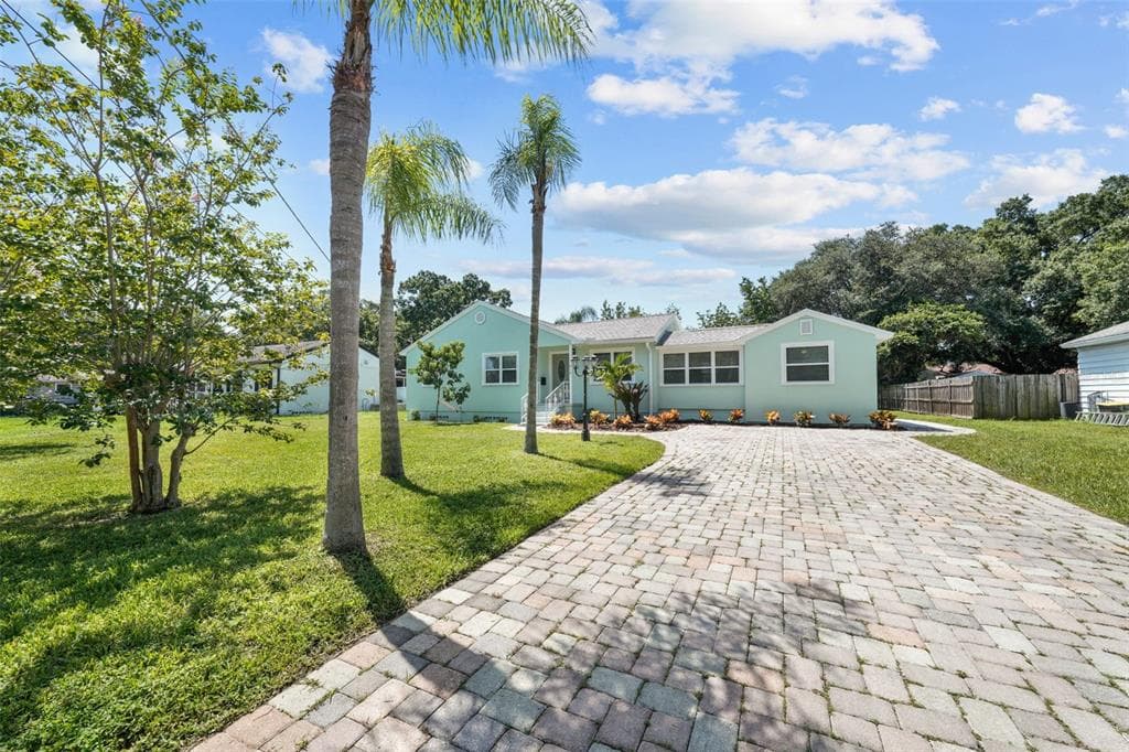 814 W INDIANA AVENUE TAMPA, FL 33603