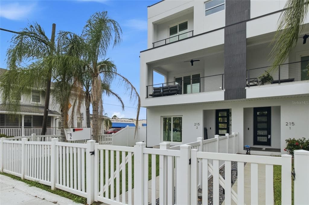 215 W COLUMBUS DRIVE UNIT 2 TAMPA, FL 33602