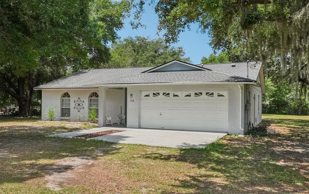 126 S SAINT CLOUD AVENUE VALRICO, FL 33594